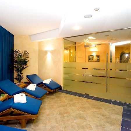 Hotel & Wellness Fra I Pini Lignano Sabbiadoro Exterior photo