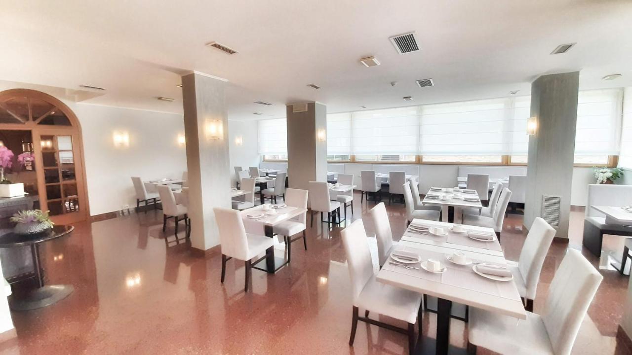 Hotel & Wellness Fra I Pini Lignano Sabbiadoro Exterior photo